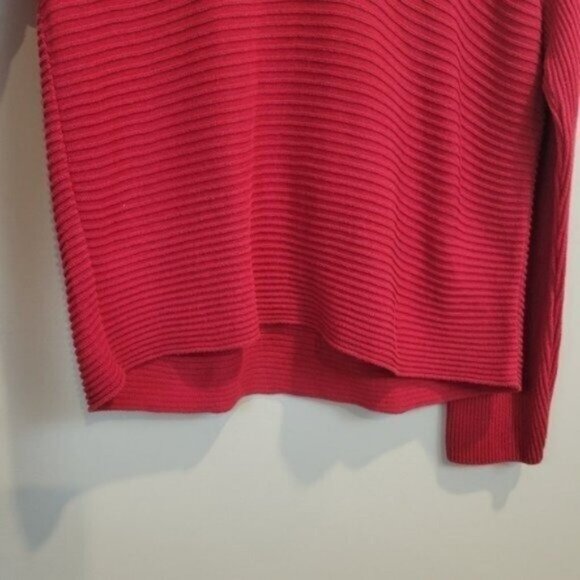 The J. Peterman Company | V neck long sleeve Ribbed Sweater Red - Picture 5 of 6